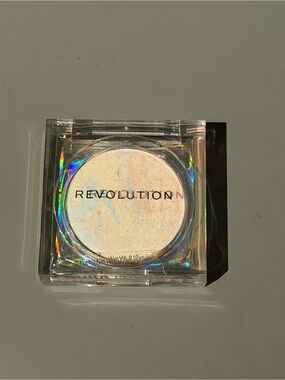 Revolution Prism Holographic Highlighter - Blue-Green Shift